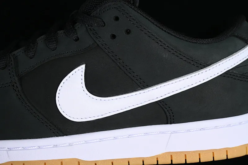 All Categories Nk SB Dunk Series Nk SB Dunk Low Low-top sneakers Nk SB Dunk Low "Black Gum" Raw rubber black and white SB low-top casual sneakers CD2563-006